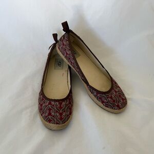 UGG Indah Marrakech Espadrille Shoes Size 8 Burgundy with a Brown & Tan Print